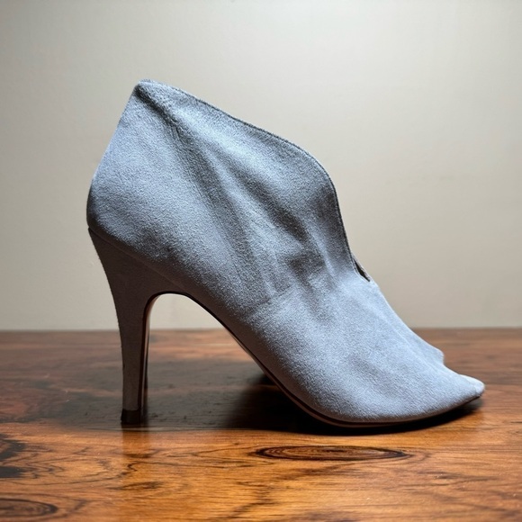 Halogen Grey Suede Leather Booties size 7 - Picture 6 of 13